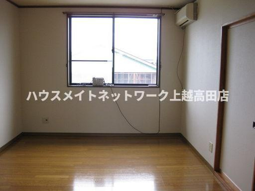 ハイツさいがたの洋室|洋室（参考反転タイプ）