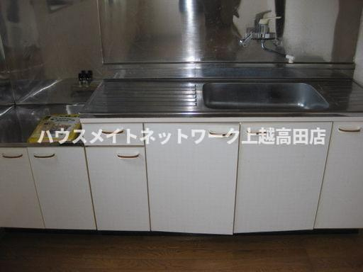 ハイツさいがたのキッチン|キッチン（参考反転タイプ）