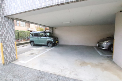 ★敷地内駐車場★※空要確認