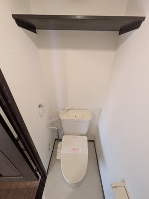 ★落ち着ける独立したトイレスペース★