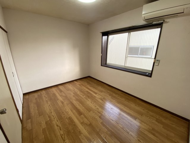 パレスウエストの洋室