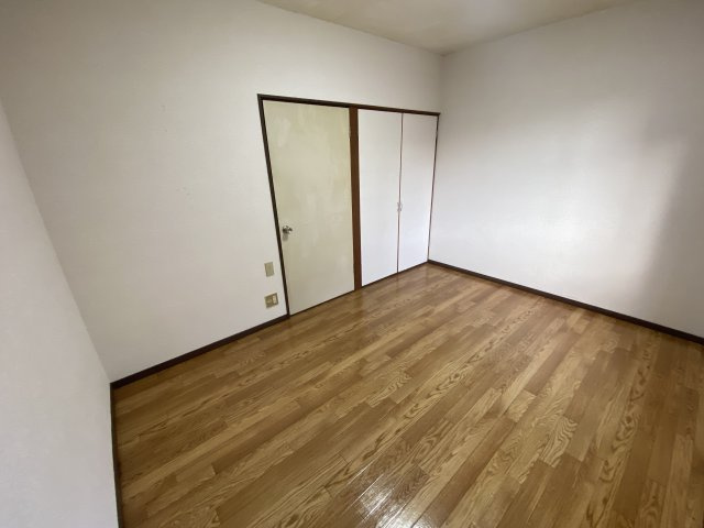 パレスウエストの洋室