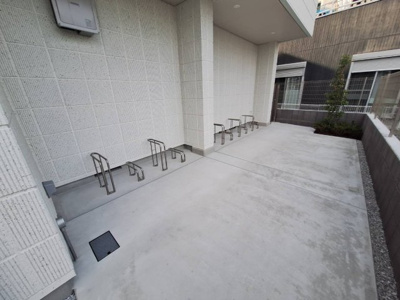 【ロビー】 | エルズプラス南長崎 | 自転車置き場