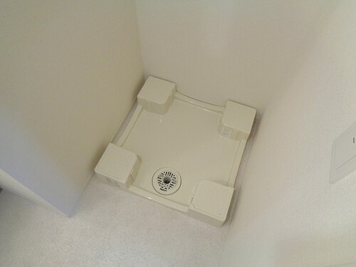 ライオンズ千代田岩本町ミレスーＫＤＡの設備|室内洗濯機置場　※2020年1月撮影