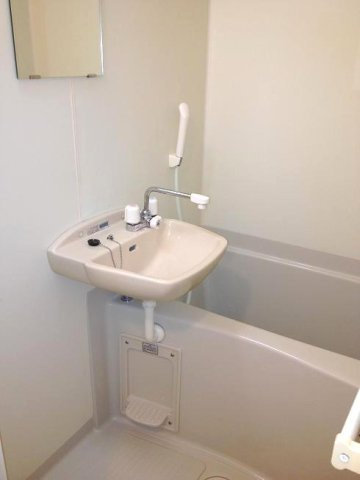 レオパレス武蔵野第３の浴室