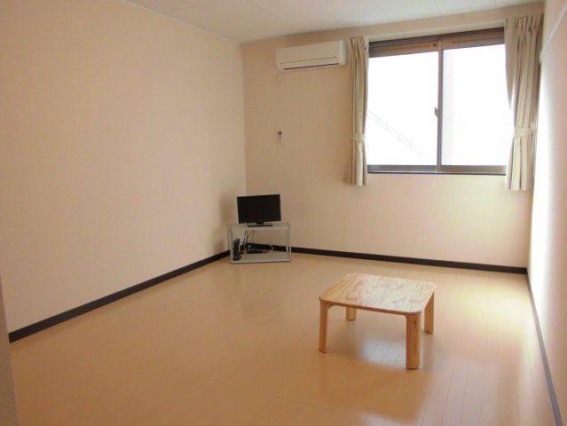 レオネクストＦｒｅｅ　Ｏｎｅの居間・リビング