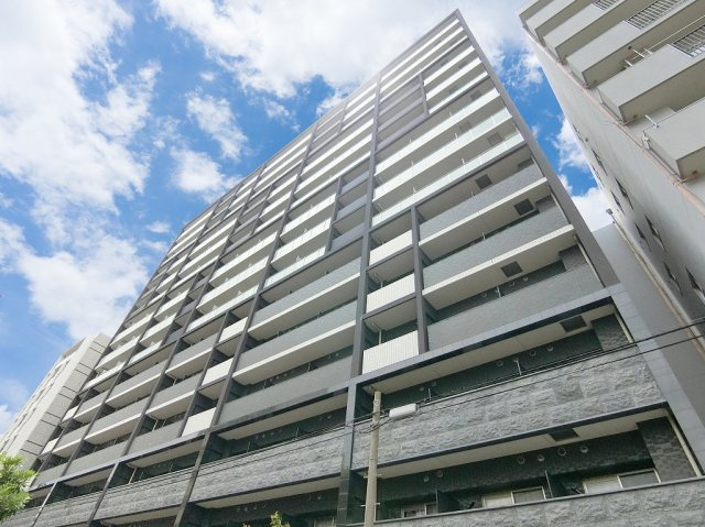 プレサンス新大阪ザ・シティの外観