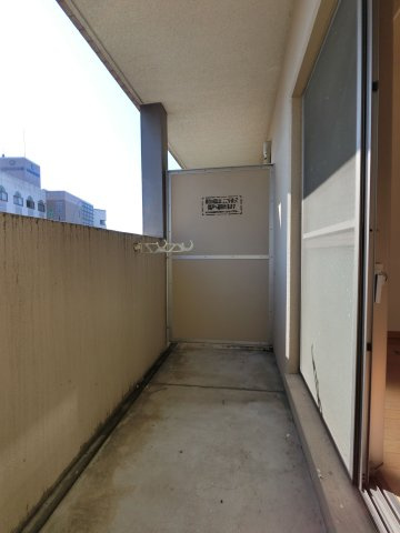 クラウンズワン箱崎のバルコニー