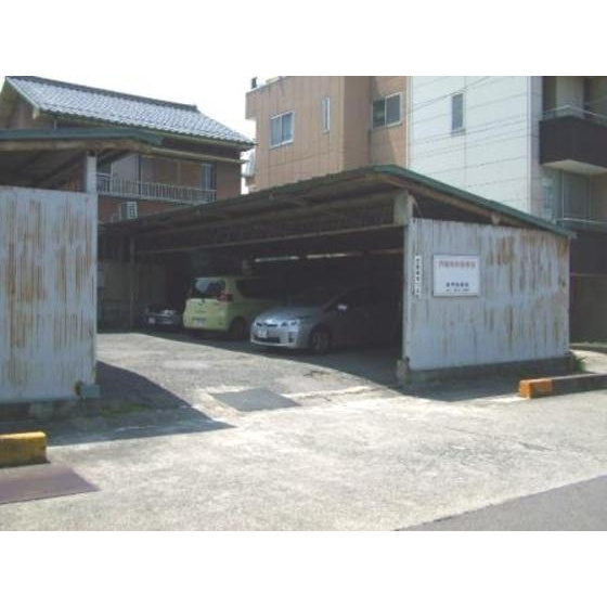 金岡町ガレージの外観