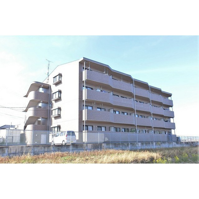 羽島市足近町南宿のアパートの外観