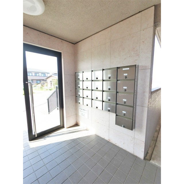 羽島市足近町南宿のアパートの外観