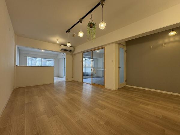 【居間・リビング】 | エバーグリーン淀川2号棟