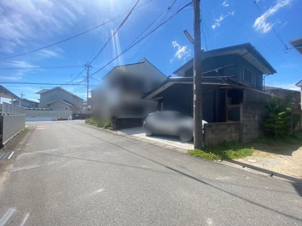 岩出市水栖　中古戸建の前面道路含む現地写真