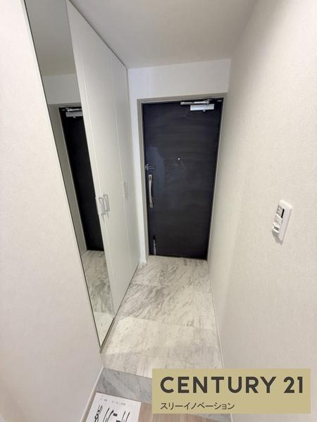 エスリード弁天町の玄関