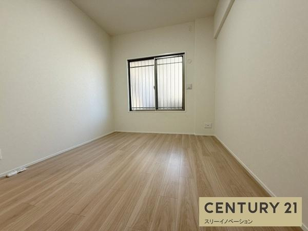 エスリード弁天町の洋室