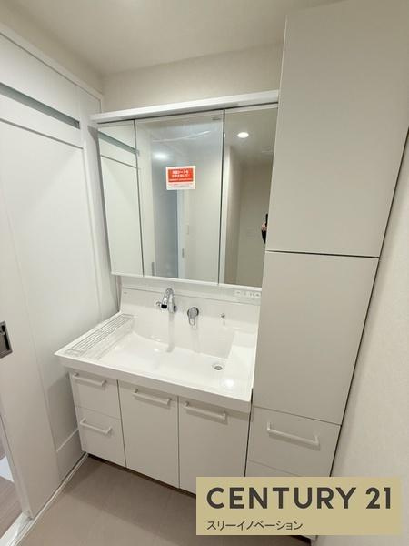 エスリード弁天町の独立洗面台