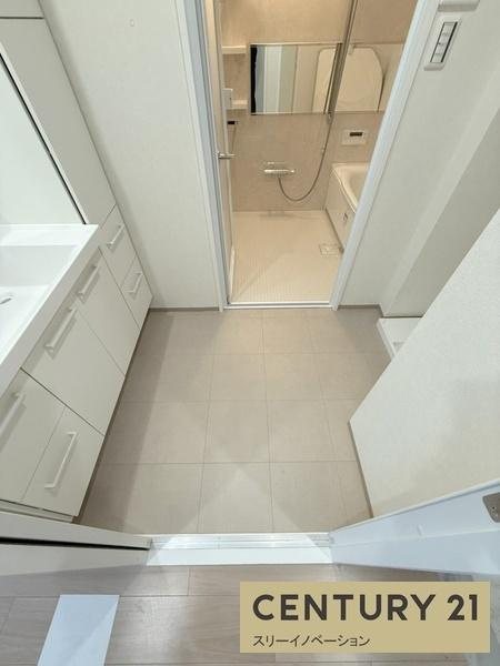 エスリード弁天町の独立洗面台