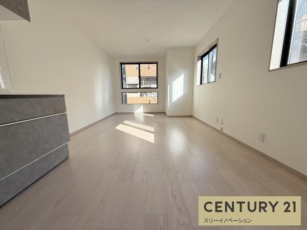 市岡３丁目新築戸建の居間・リビング