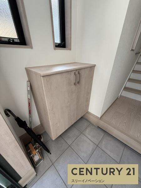 市岡３丁目新築戸建の玄関