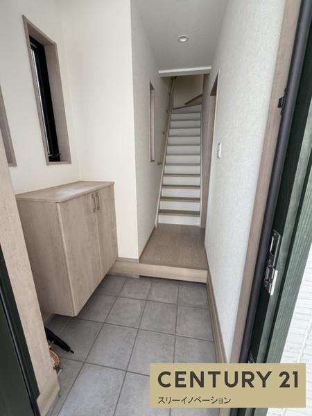 市岡３丁目新築戸建の玄関