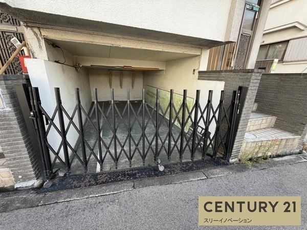 港区田中1丁目中古戸建の駐車場