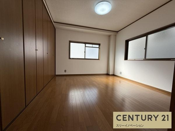 磯路３丁目中古戸建の洋室