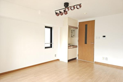 【居間・リビング】 | ラ・レジダンス・ド・リベルテ