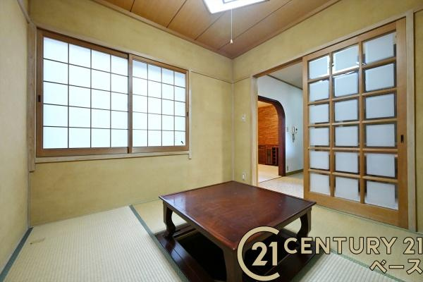 大和高田市昭和町　中古一戸建の前面道路含む現地写真|■現地撮影写真■敷地と道路の高低差が少なく駐車もスムーズです！