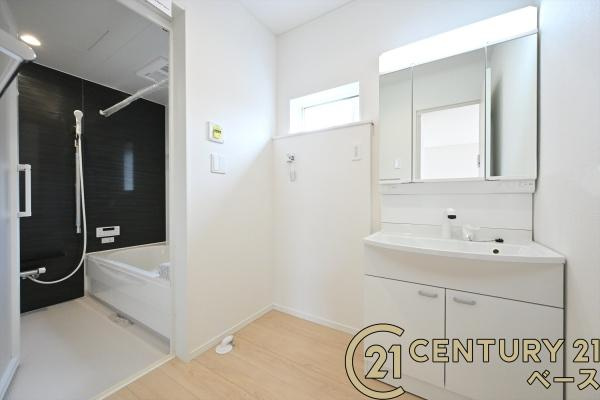 クレイドルガーデン大中 １号棟 ／新築一戸建の内観：施工例|■従来品と比べ約７０％も節水タイプのトイレです！１階・２階共にウォシュレット付き！■