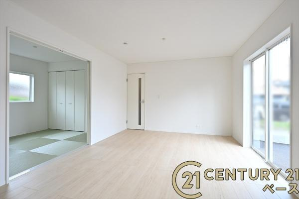 クレイドルガーデン大中 １号棟 ／新築一戸建の内観：施工例|■家族とのコミュニケーションがとりやすい人気のカウンターキッチン！■