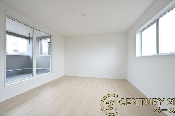 クレイドルガーデン大中 １号棟 ／新築一戸建の内観：施工例|■冬物のコートや季節ものなど、たっぷり収納可能！■
