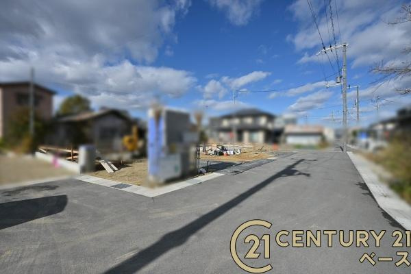 クレイドルガーデン大中 ２号棟 ／新築一戸建の前面道路含む現地写真|前面道路約５ｍでお車の出し入れも楽々！