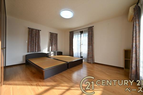 北葛城郡上牧町葛城台５丁目　一戸建の寝室|■現地撮影写真■開放感のある広々した主寝室！