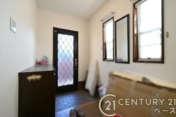 北葛城郡上牧町葛城台５丁目　一戸建の玄関|■現地撮影写真■広くて明るい玄関！！