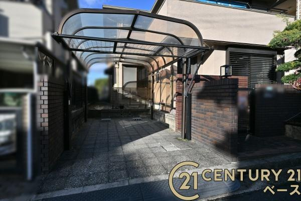 北葛城郡上牧町葛城台５丁目　一戸建の駐車場|■現地撮影写真■駐車スペース１台分完備！