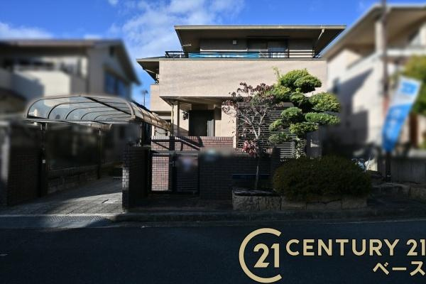 北葛城郡上牧町葛城台５丁目　一戸建の外観