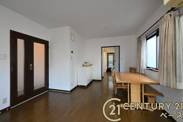 北葛城郡上牧町葛城台５丁目　一戸建の居間・リビング|■現地撮影写真■家族団欒も快適な広々としたリビング！