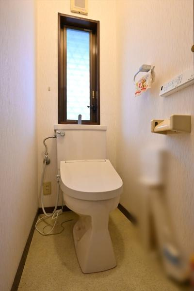 北葛城郡上牧町葛城台５丁目　一戸建のトイレ|■現地撮影写真■ウォシュレット付きです！
