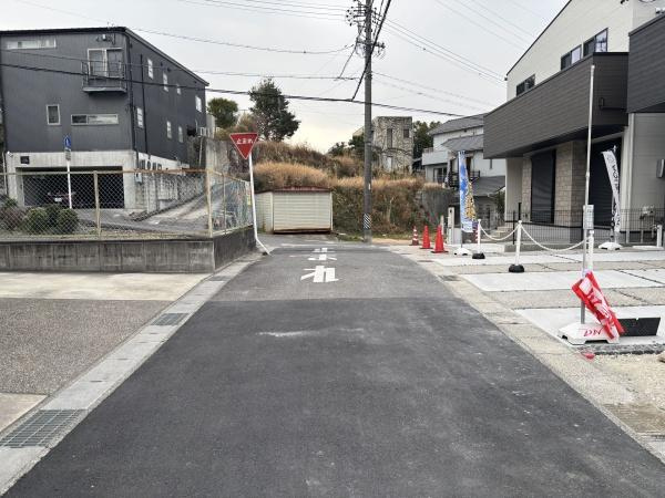 岡崎市稲熊町　全2棟・2号棟の前面道路含む現地写真|前面道路です。