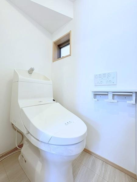 横浜市中区本牧元町の中古一戸建のトイレ
