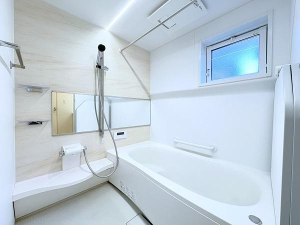 横浜市中区本牧元町の中古一戸建の浴室