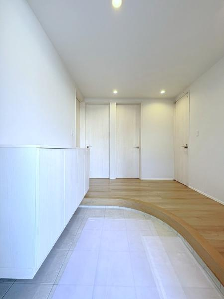 横浜市中区本牧元町の中古一戸建の玄関