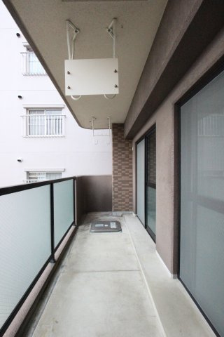 エバーグリーン２１のバルコニー|参考写真です。現況優先。