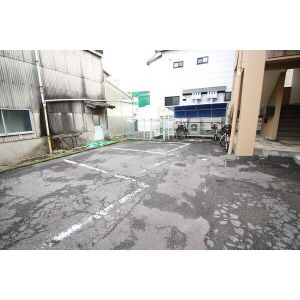 第一吉田マンションの駐車場