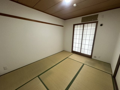 【和室】 | 岡崎ガーデンズ | リビングに和室が隣接しておりリビングと一体化してもご利用頂けます♪