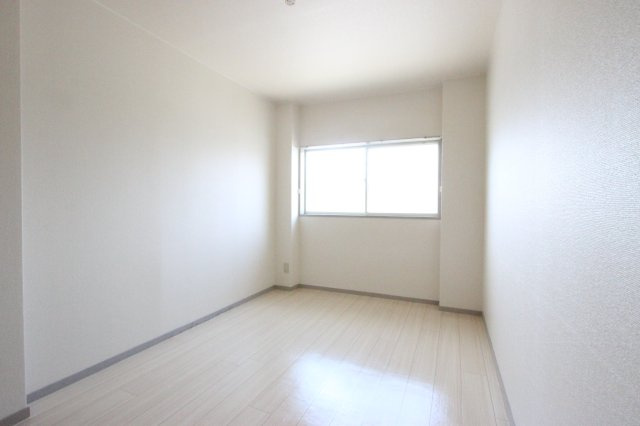 ハピネスⅠの洋室|現状優先です。