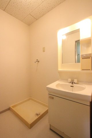 ハピネスⅠの洗面所|現状優先です。