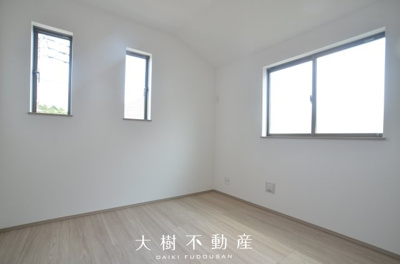 【洋室】 | 海老名市国分寺台4丁目 新築戸建て 全2棟【仲介手数料無料】 | ２階　洋室3（4.5帖）
