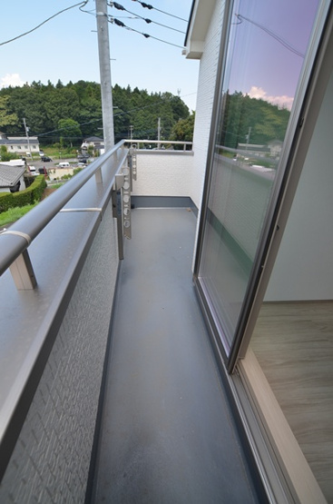 【バルコニー】 | 海老名市国分寺台4丁目 新築戸建て 全2棟【仲介手数料無料】