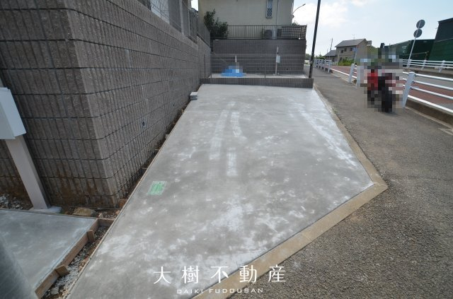 【駐車場】 | 海老名市国分寺台4丁目 新築戸建て 全2棟【仲介手数料無料】